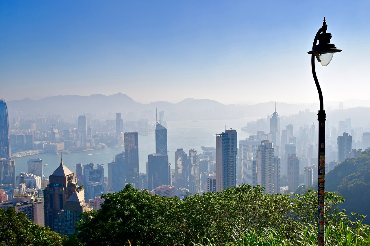 深圳過關香港最新動態，便捷之旅展現前沿風采的融合